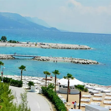Lägenhet Near Trstenik With Secure Parking Split