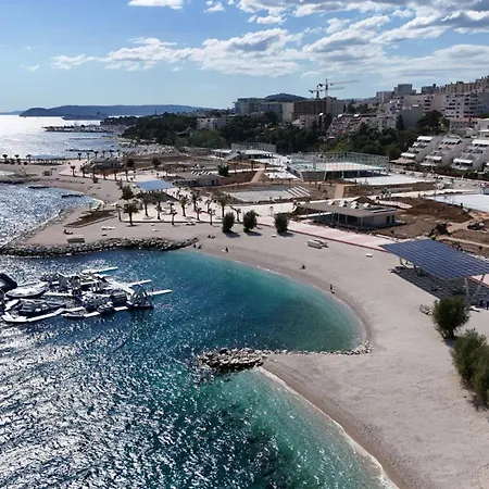 Appartement Near Trstenik With Secure Parking *