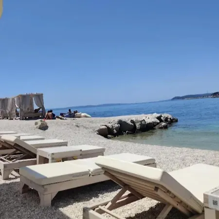 Appartement Near Trstenik With Secure Parking Split